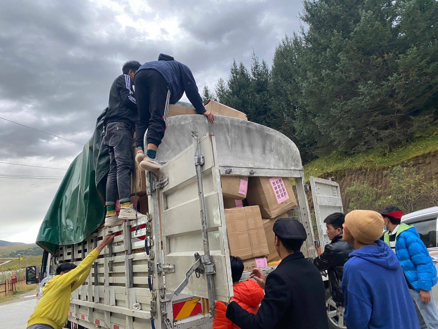 乐竟网页版·官方站线入口-乐竟(中国)公益回顾丨家国同欢月同圆 温暖满载甘孜州(图5)