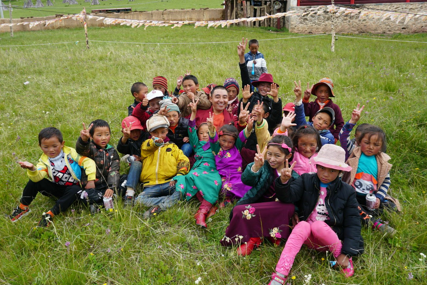 乐竟网页版·官方站线入口-乐竟(中国)公益回顾丨家国同欢月同圆 温暖满载甘孜州(图14)